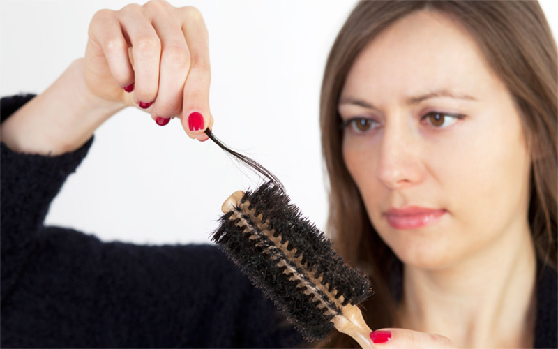دلایل ریزش مو و درمان ریزش مو