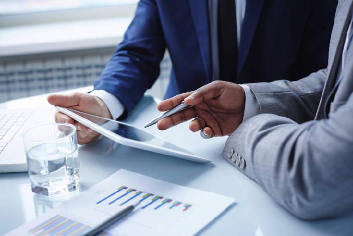 چه وقت برای بهبود هویت شرکت‌تان درخواست کمک کنید - هویت برند