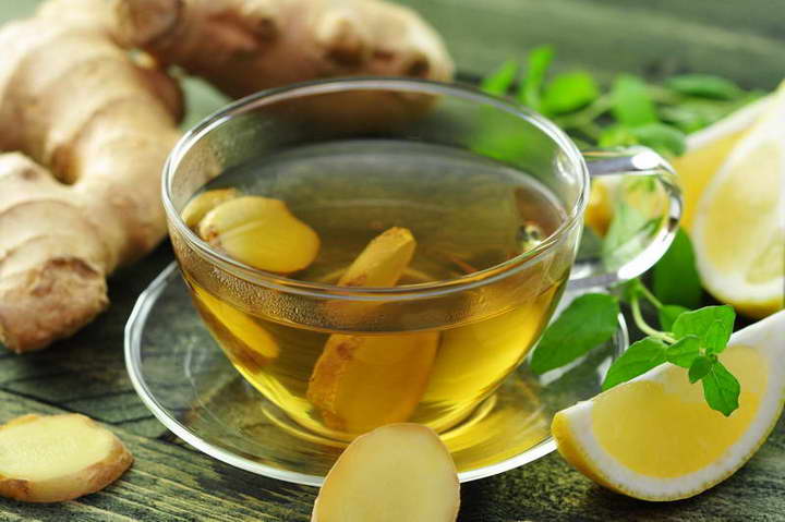 برای درمان خانگی معده درد، چای زنجبیل بنوشید