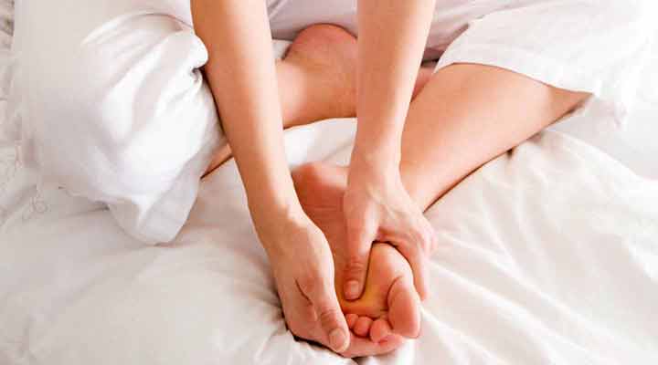 ماساژ برای کنار آمدن با درد رماتیسم مفصلی