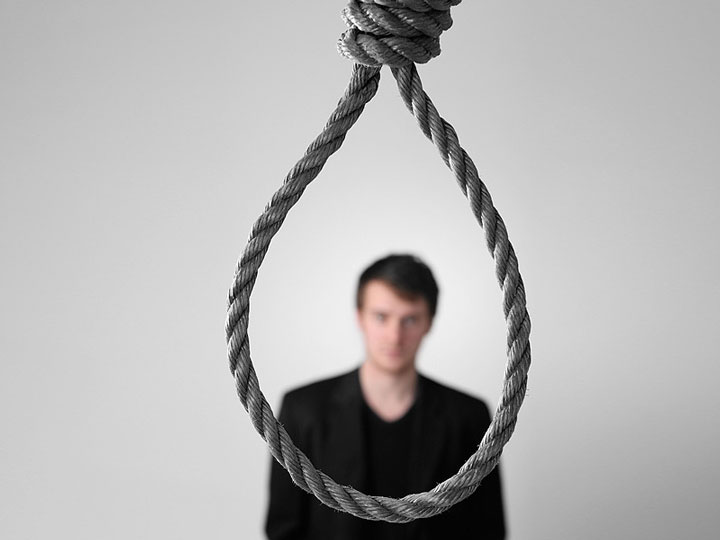 فرد افسرده در وضعیت بحرانی به خودکشی هم فکر می کند