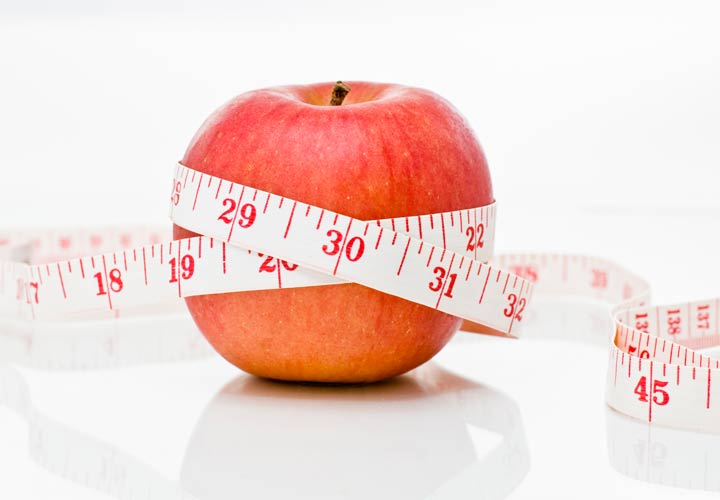 خواص سیب - سیب به کاهش وزن کمک می کند.