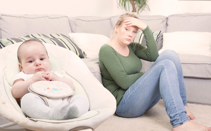 مشکلات خواب، تغییر اشتها، خستگی بیش از حد از علائم افسردگی پس از زایمان است - افسردگی پس از زایمان