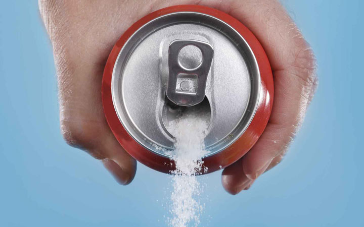 ازدیاد مصرف شکر در رژیم غذایی عملکرد انسولین را مختل می کند - مضرات شکر