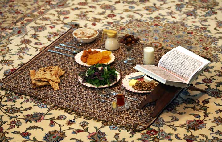 در افطار پرخوری نکنید - تغذیه در ماه رمضان