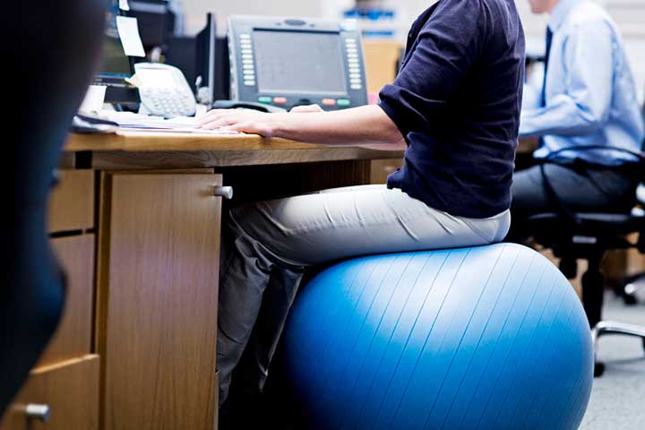 ورزش در محل کار - حرکات صندلی
