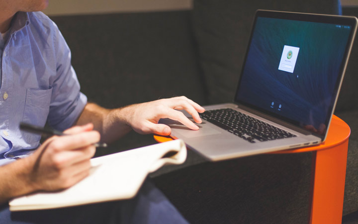 چگونه به کمک CRM تبلیغات خود را بهینه کنیم؟ - بر عملکردتان نظارت کنید