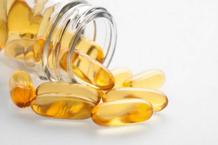 برای تقویت ناخن از روغن ویتامین E استفاده کنید