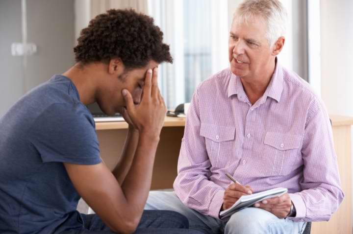 صحبت با مشاور روان شناس احساسات شما را بهبود میبخشد - درمان افسردگی بدون دارو
