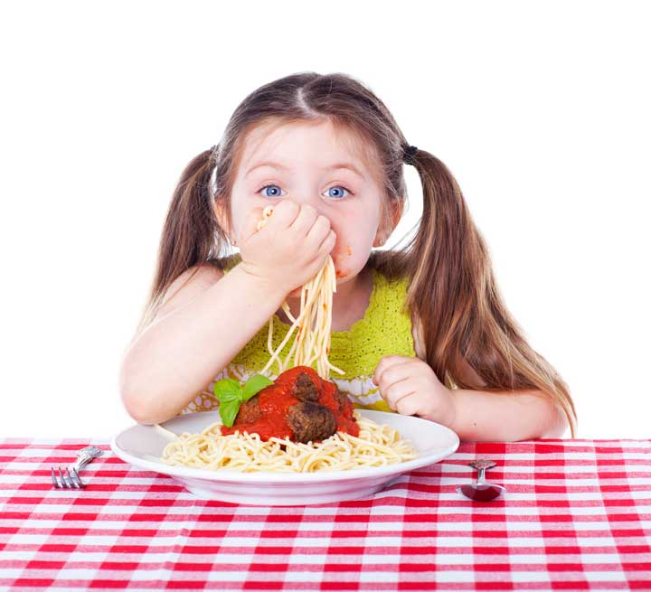 https://www.chetor.com/wp-content/uploads/2017/11/girl-eating-spaghetti2.jpg