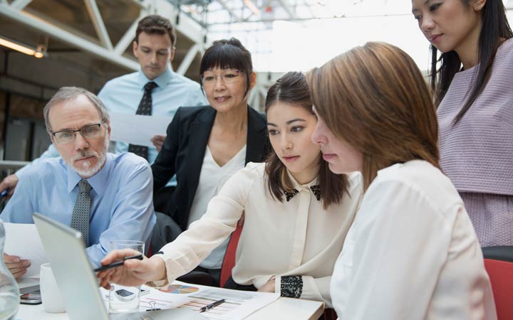 نحوهی سؤال پرسیدن از دیگران