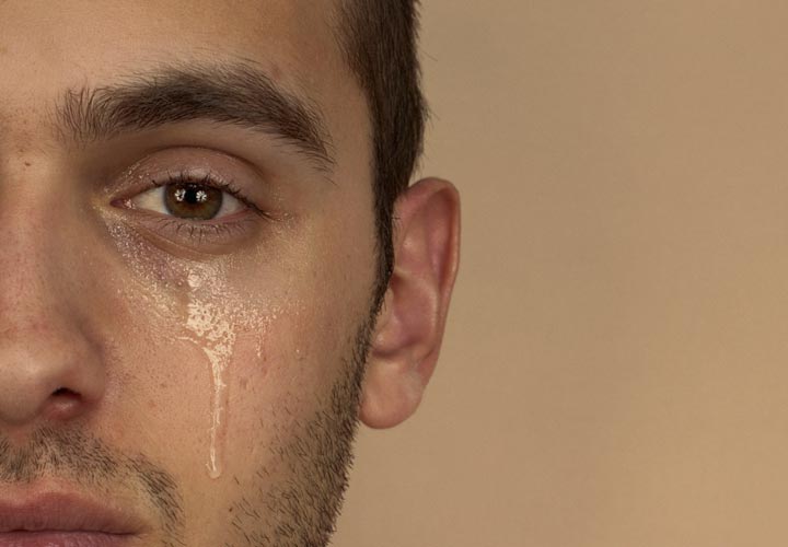 گریه کردن یکی از گام ها برای درمان نگرانی بیش از حد است.