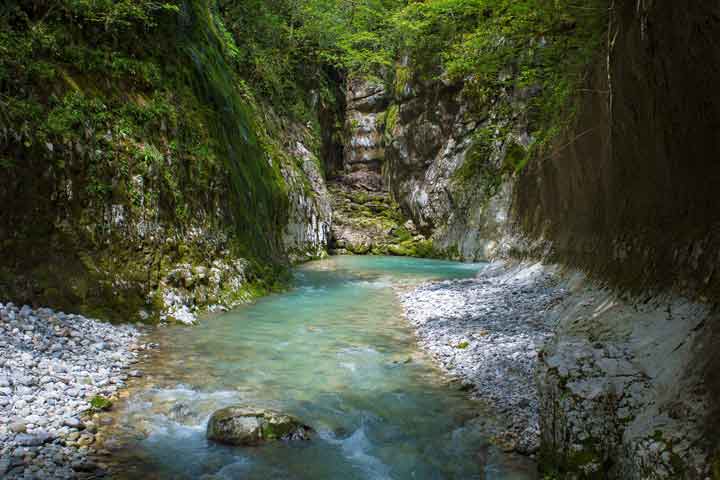 جاهای دیدنی گرجستان دره‌های مارتویلی The Canyons of Martvili