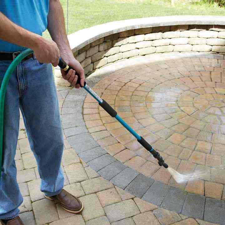 شستشوی پیاده رو - صرفه جویی در مصرف آب