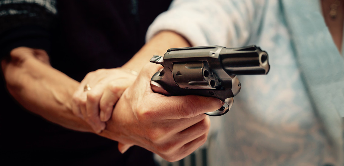 چرا حمل اسلحه جرم است؟ مجازات آن چیست
