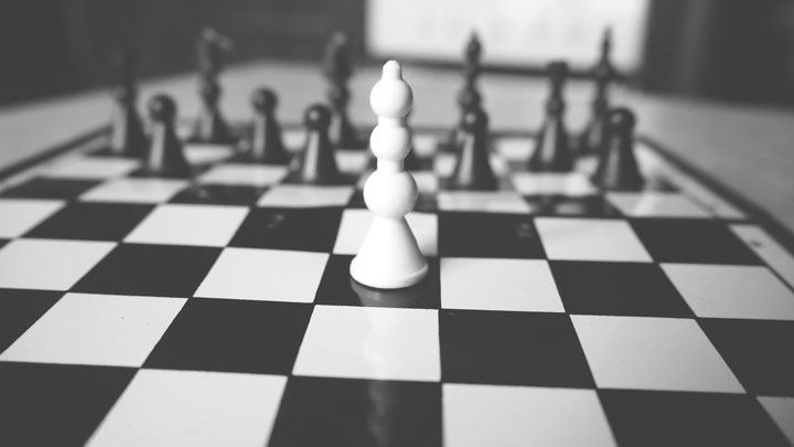 سرباز شطرنج در مسیر شاه شدن