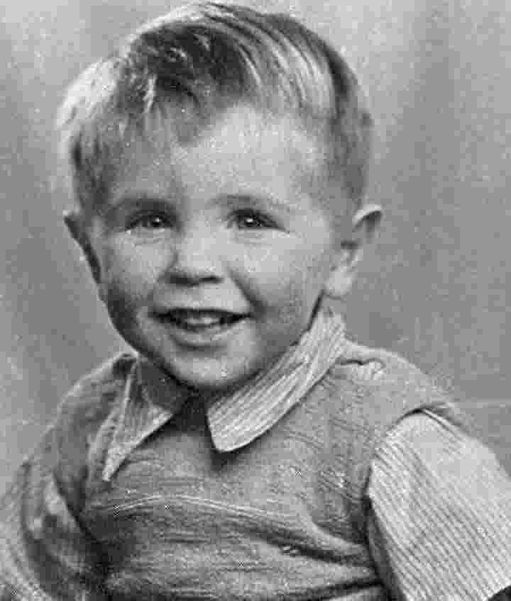 استیون هاوکینگ در دوران کودکی