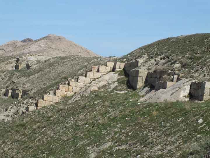 تپه کاووستپه - جاهای دیدنی وان