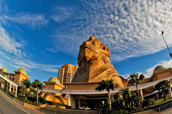 مجتمع تجاری تفریحی سان‌وَی پیرامید (Sunway Pyramid) از مراکز خرید مالزی