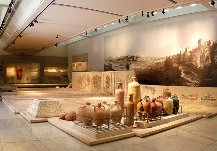 موزه باستان شناسی سالونیک از جاذبه‌ های سفر به یونان است.