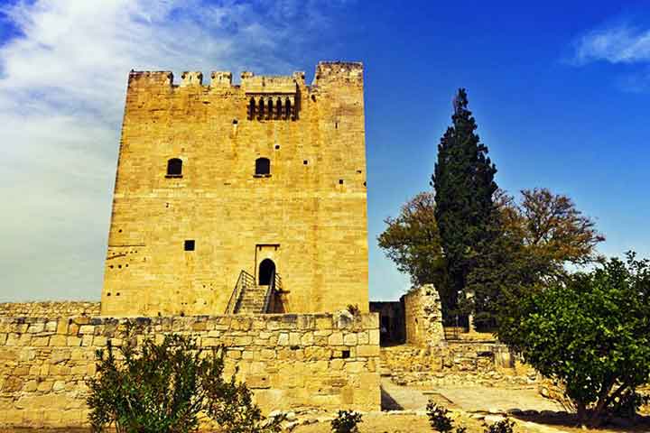 تماشای قصر کولوسی در سفر به قبرس