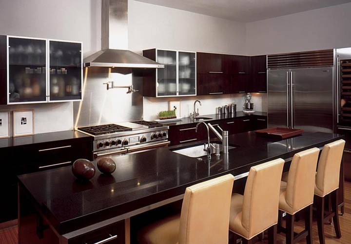 دکوراسیون آشپزخانه مدرن - آشپزخانه‌ای گرم و راحت