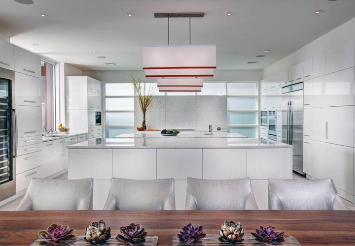 دکوراسیون آشپزخانه مدرن - آشپزخانه‌ای جادار و روشن