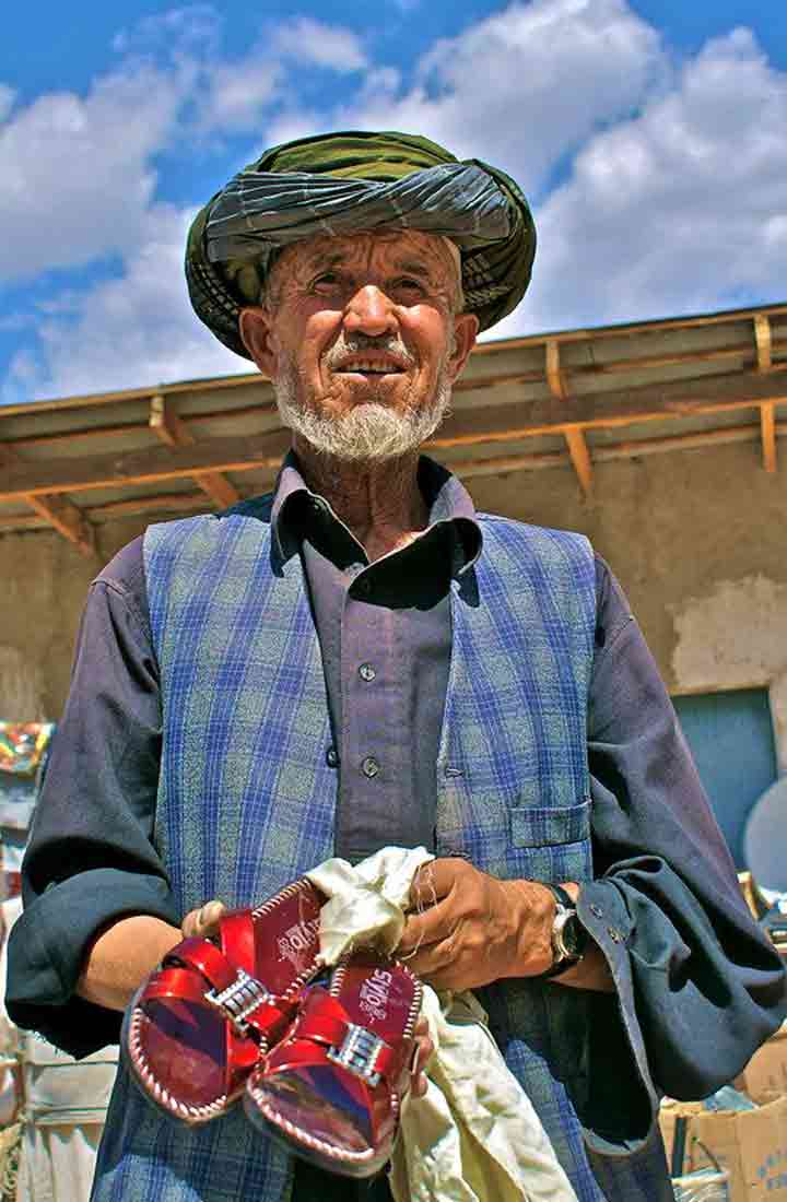 جاهای دیدنی تاجیکستان - اکثریت پامیری‌ها از مذهب اسماعیلی پیروی می‌کنند.