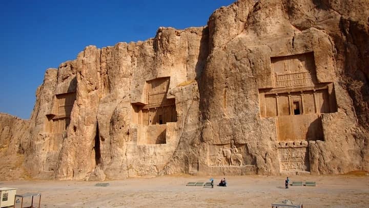جاهای دیدنی شیراز |نقش رستم از جاهای دیدنی شیراز