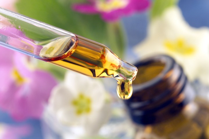 احتیاط های لازم در زمان استفاده از روغن های اسانسی در آروماتراپی