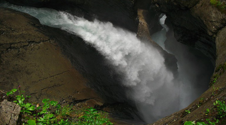 سفر به سوئیس - آبشارهای ترومِلباخ