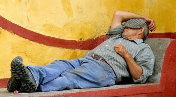 سفر به گوا - مردم گوا به استراحت نیم‌روزی علاقه‌ی زیادی دارند