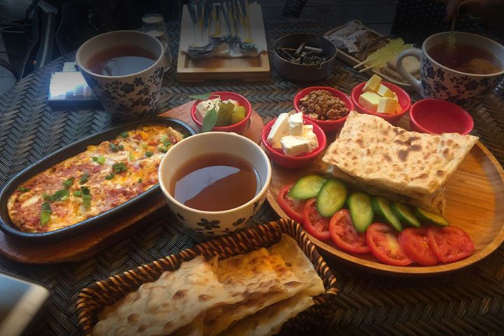 صبحانه کافه نزدیک - کافه های تهران