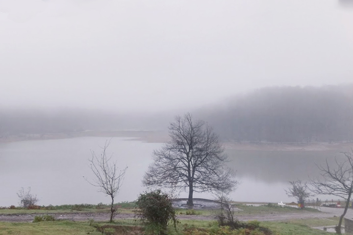 Saqalaksar Lake in winter fog