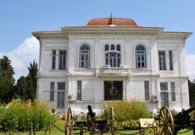Military Museum Palace - Photo by Vahid Naji