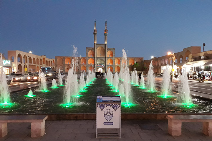 Travel guide to Yazd - Amirchakhmaq Square, Yazd
