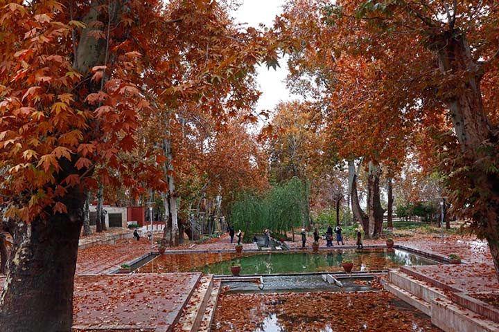 بوستان سرچشمه از جاهای دیدنی محلات 