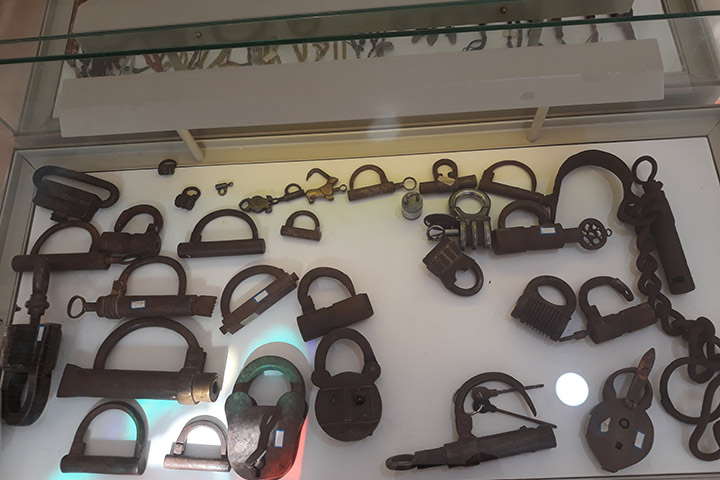 Travel Guide to Yazd - Collection of old locks in Heidarzadeh Museum
