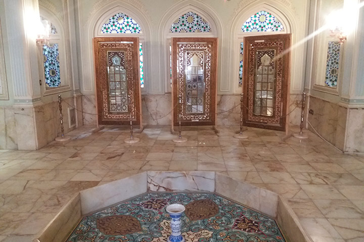 Travel Guide to Yazd - Yazd Mirror and Lighting Museum