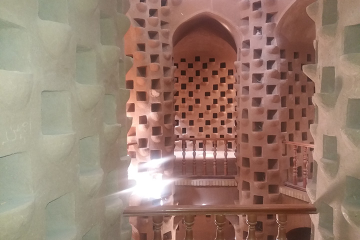 Travel guide to Yazd - Meybod Pigeon House