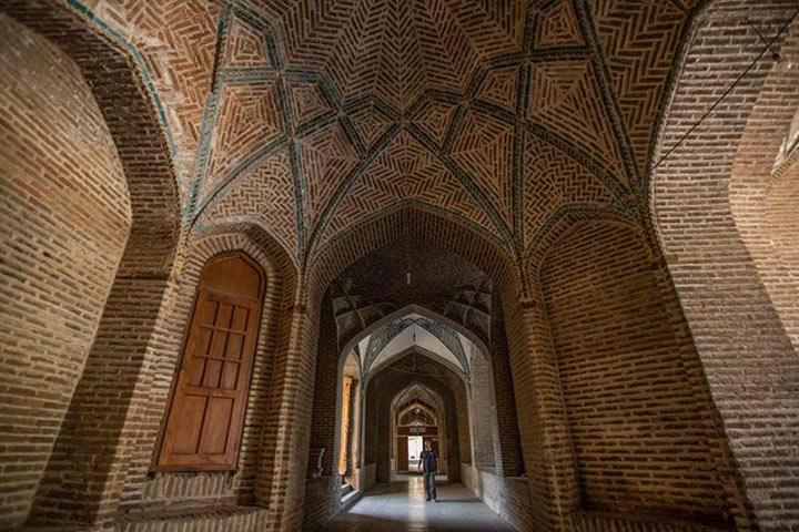 Boroujerd Imam Mosque - Photo from the site of Lorestan Cultural Heritage Organization