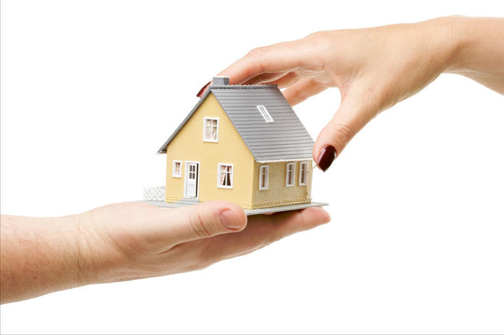 Taking care of other people's homes while traveling - Reducing the cost of foreign travel