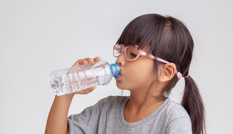 انواع آب آشامیدنی و روش صحیح نوشیدن آب برای رفع عطش و تشنگی