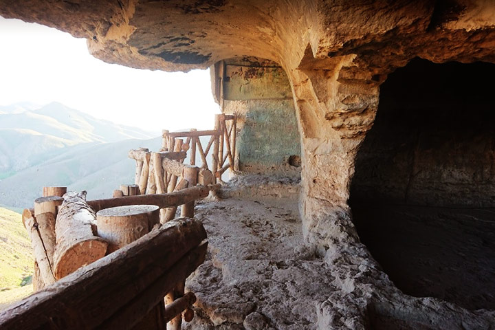 Kerfto Cave from the sights of Kurdistan - Photo by Soheil Fard