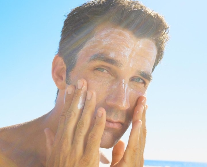 برای محافظت از پوست ضد آفتاب بزنید - فواید نور خورشید برای بدن