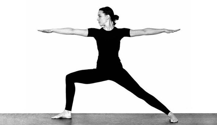 ۱۲ تمرین یوگا برای افراد مبتدی - حرکت جنگجو یا Warrior Pose ii