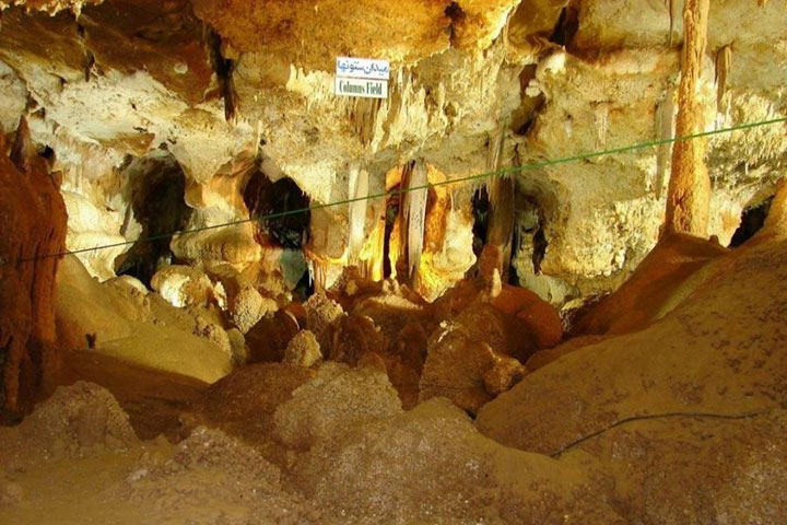 غار علیصدر - میدان ستون‌ها