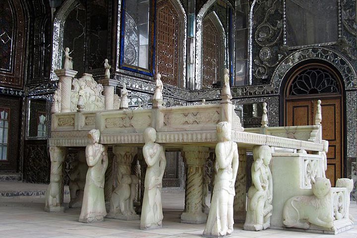 Throne porch - Photo from Wikipedia