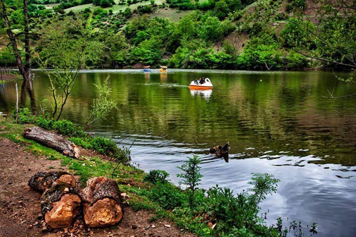Lake Shurmast Savadkuh - Photo by Nader Muslimi - Lakes of Iran