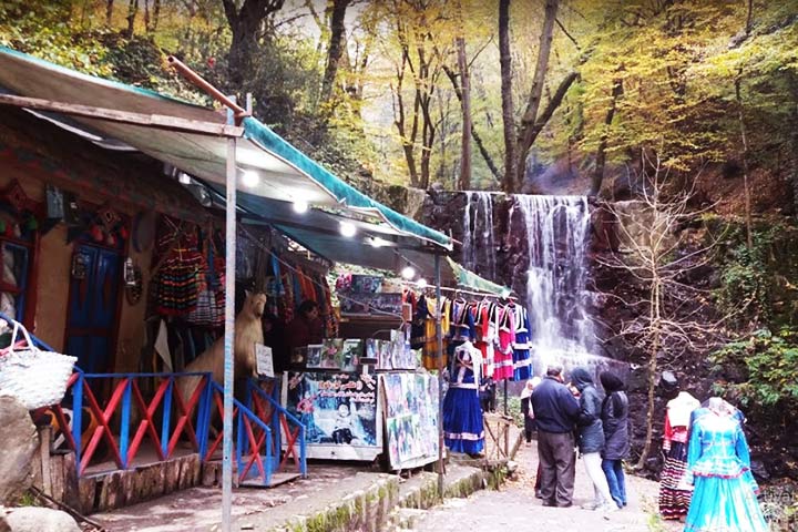 Loonak waterfall facilities - Photo by Mehdi Lotfi